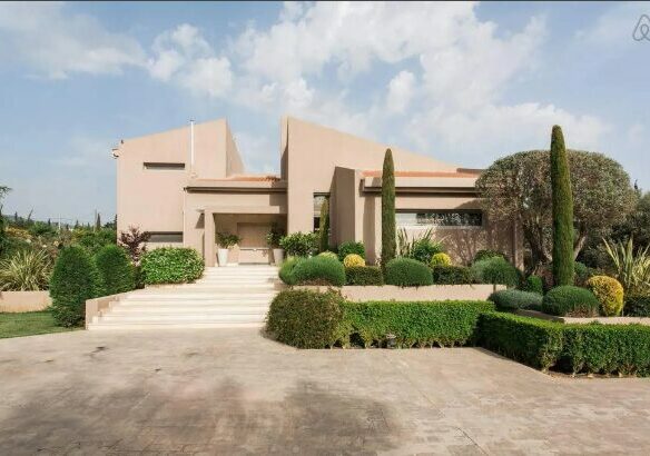 Villa Of 6 Bedrooms With Private Pool And Gardens In Marousi