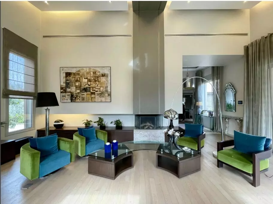 305 Villa Of 6 Bedrooms With Private Pool And Gardens In Marousi