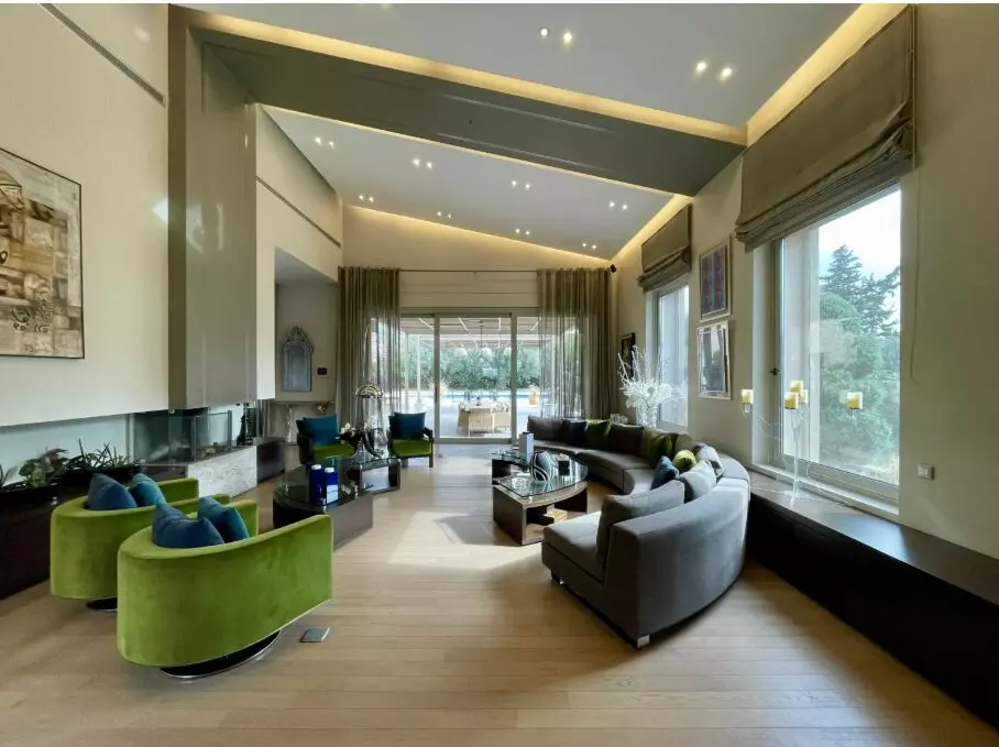 307 Villa Of 6 Bedrooms With Private Pool And Gardens In Marousi