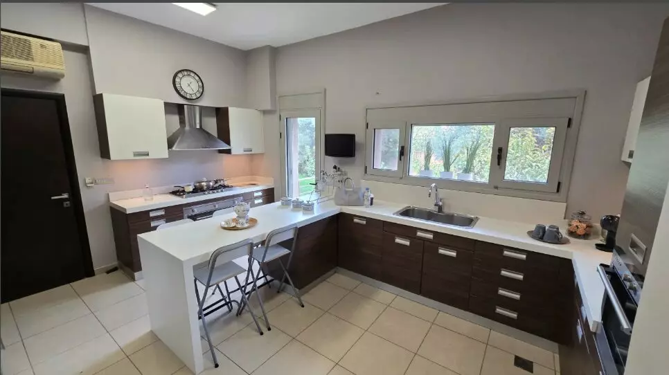 309 Villa Of 6 Bedrooms With Private Pool And Gardens In Marousi