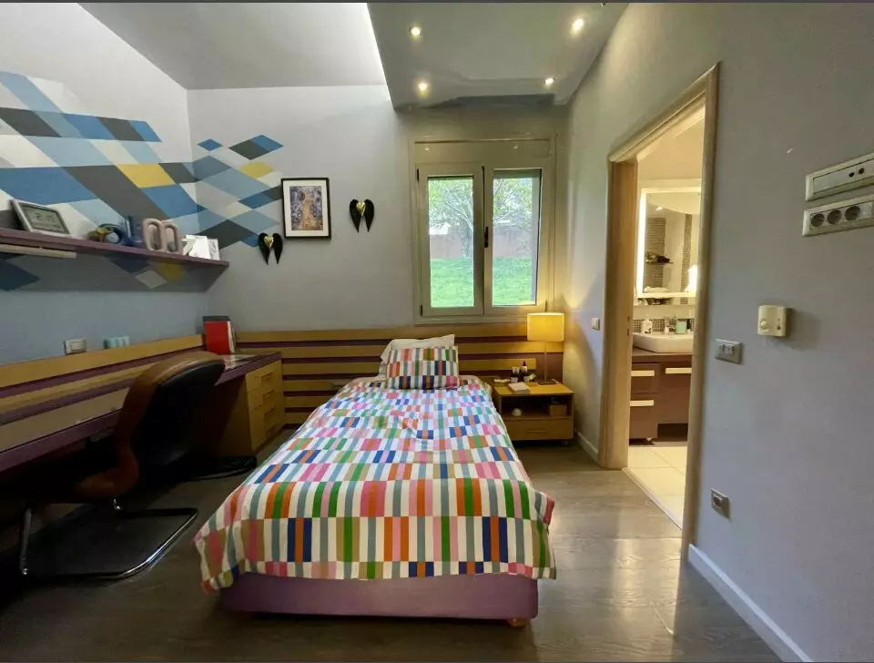 318 Villa Of 6 Bedrooms With Private Pool And Gardens In Marousi