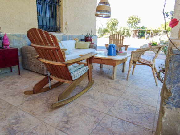 Equestrian & Olive Estate: Mediterranean Living – Alicante