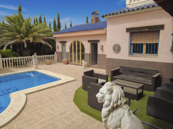 Mediterranean Villa Of 700 M² With Multi-functional Retreat In Salinas/sax, Alicante