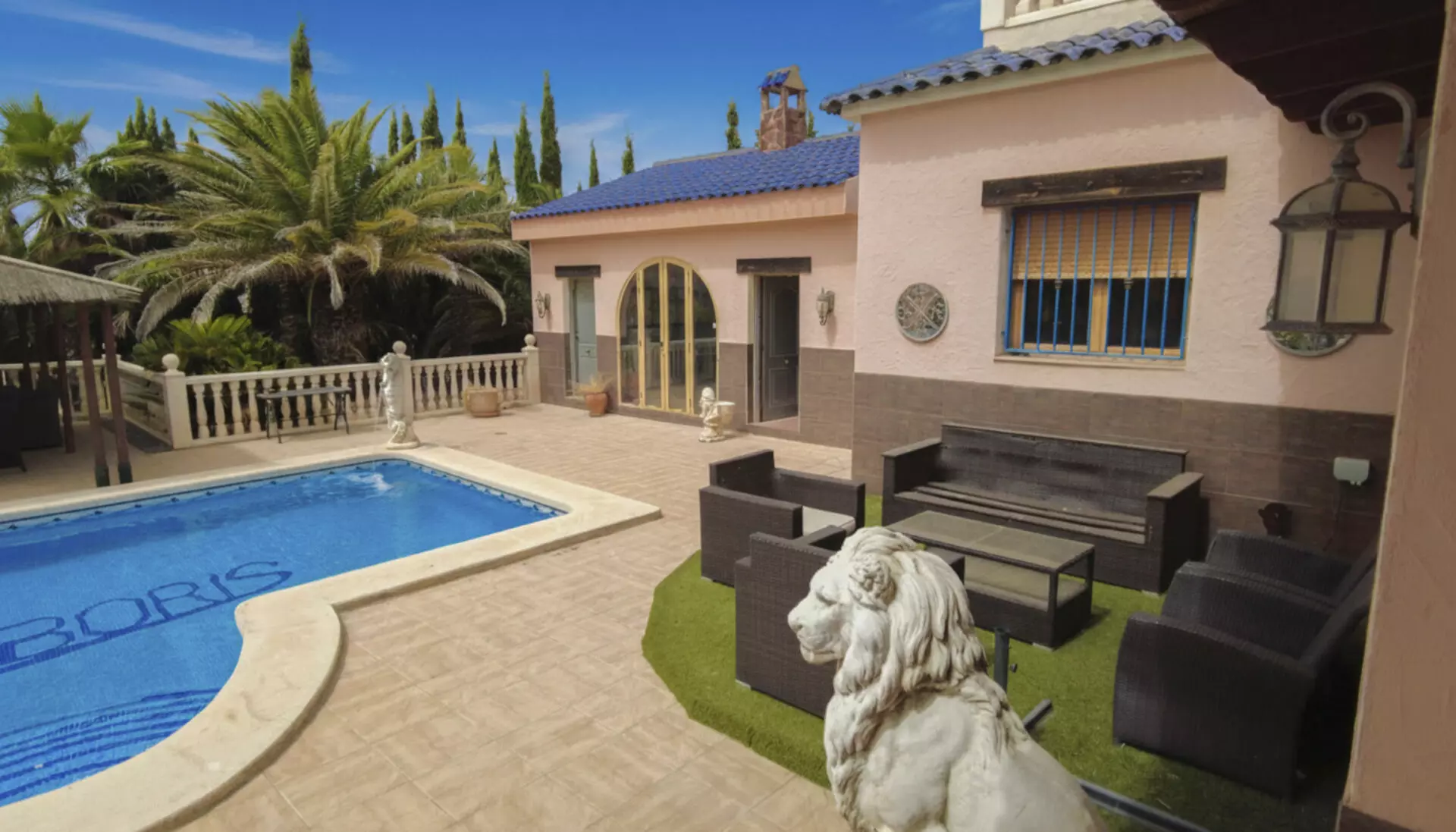 Mediterranean Villa Of 700 M² With Multi-functional Retreat In Salinas/sax, Alicante
