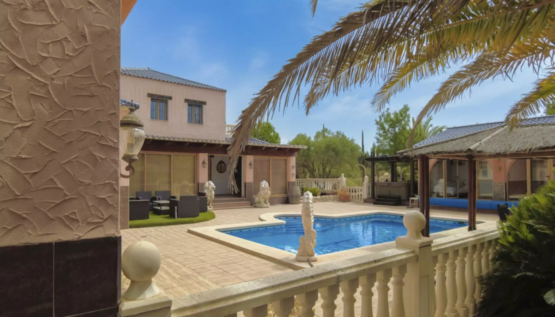 Mediterranean Villa Of 700 M² With Multi-functional Retreat In Salinas/sax, Alicante