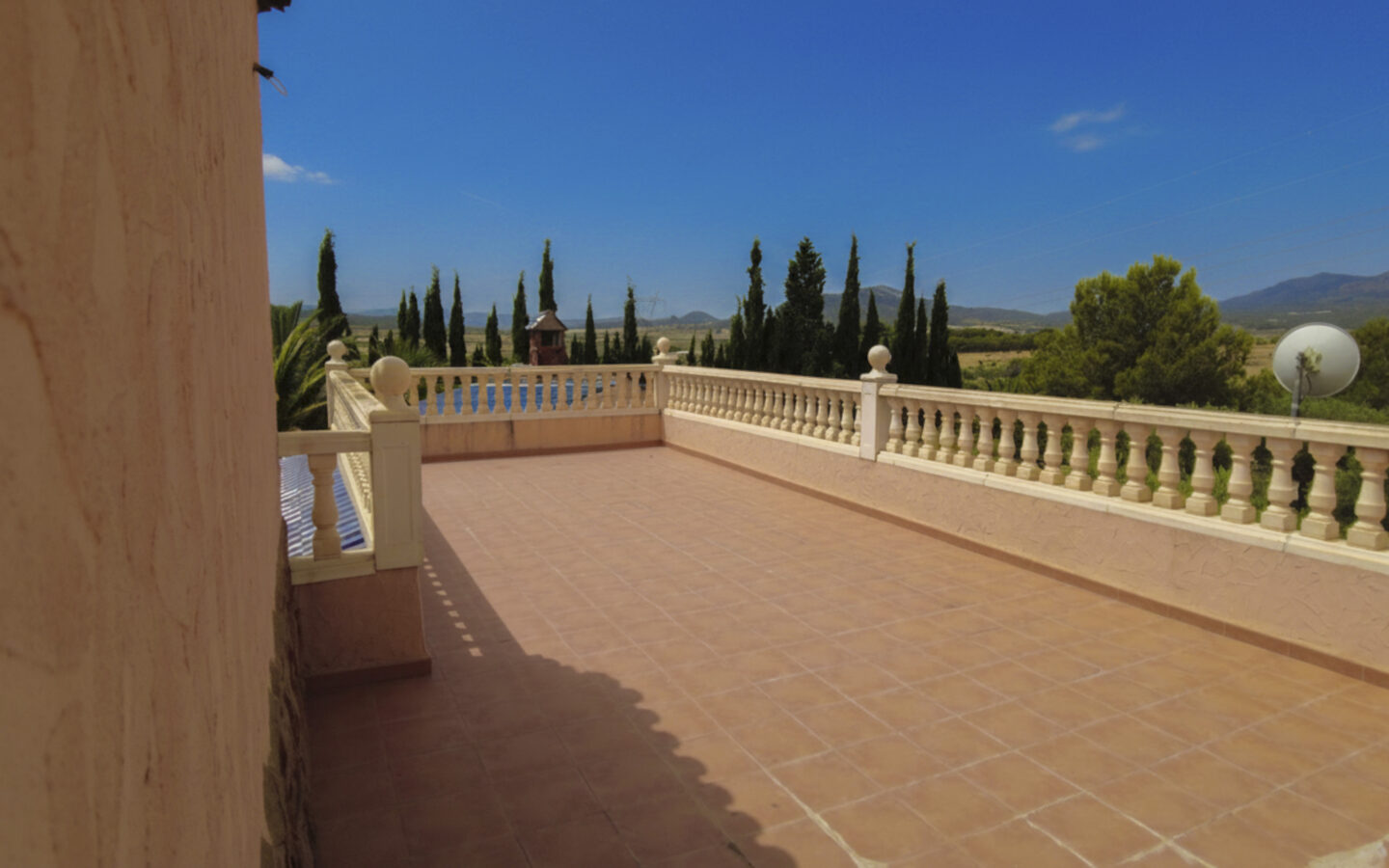 Mediterranean Villa Of 700 M² With Multi-functional Retreat In Salinas/sax, Alicante
