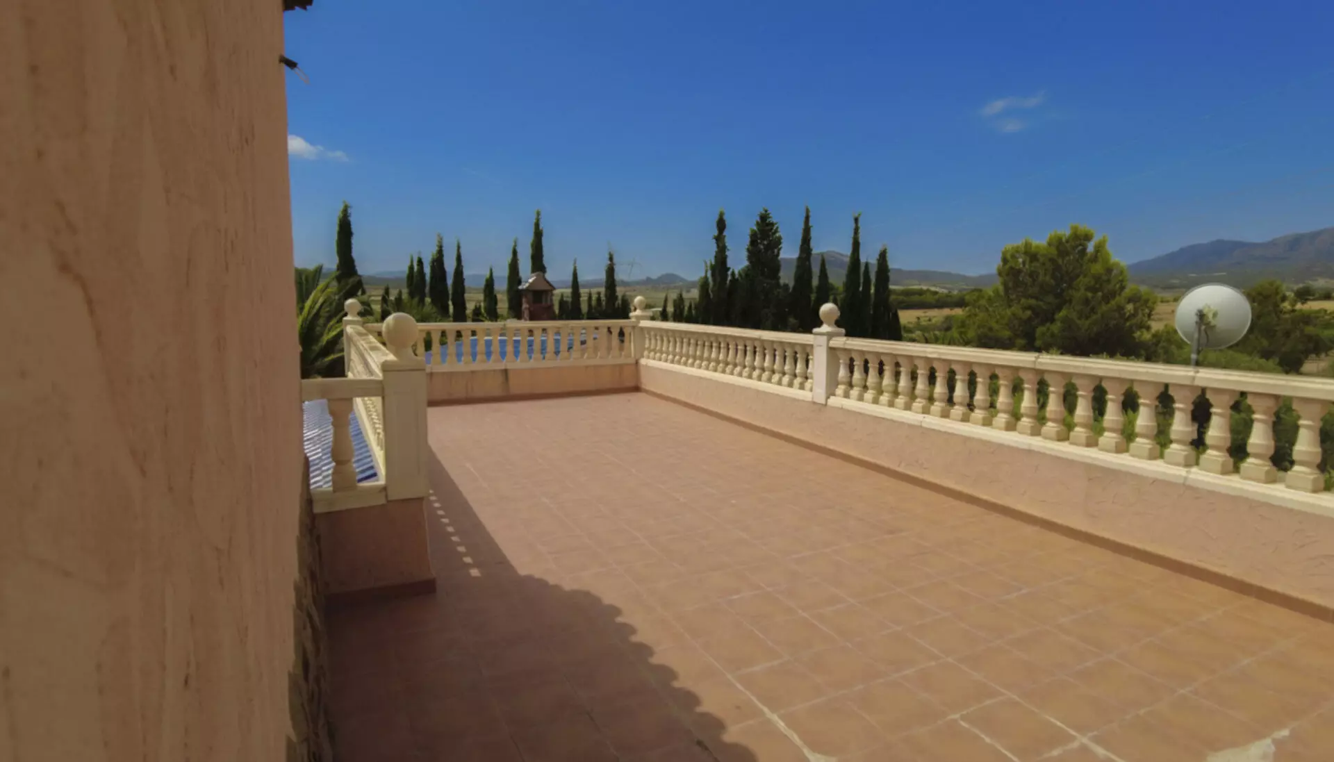 Mediterranean Villa Of 700 M² With Multi-functional Retreat In Salinas/sax, Alicante