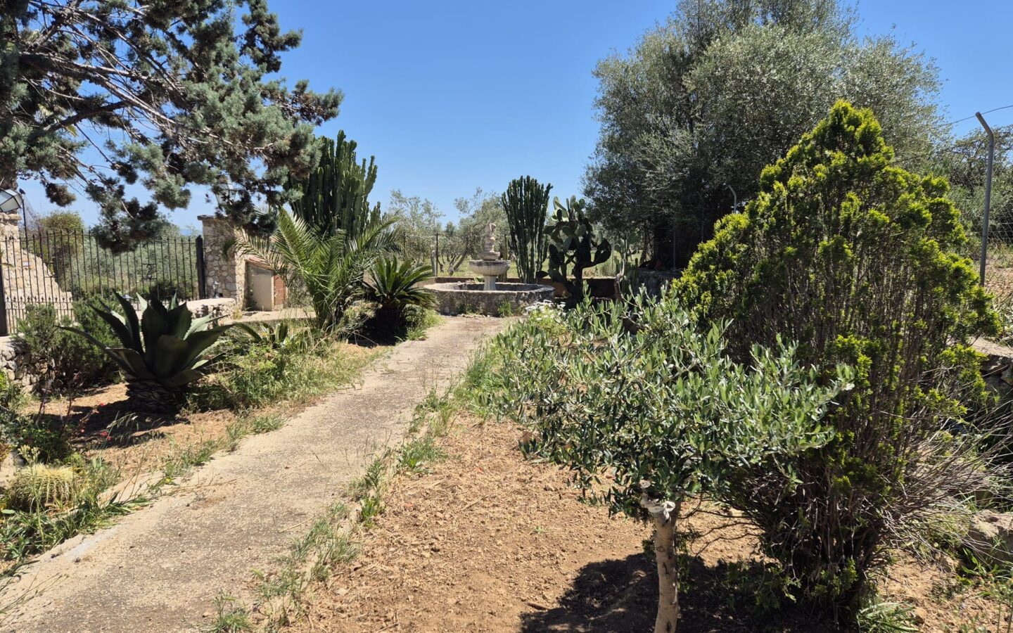 Finca Of 341 M² In Selva, Spain