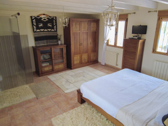 Mediterranean Villa Of 700 M² With Multi-functional Retreat In Salinas/sax, Alicante