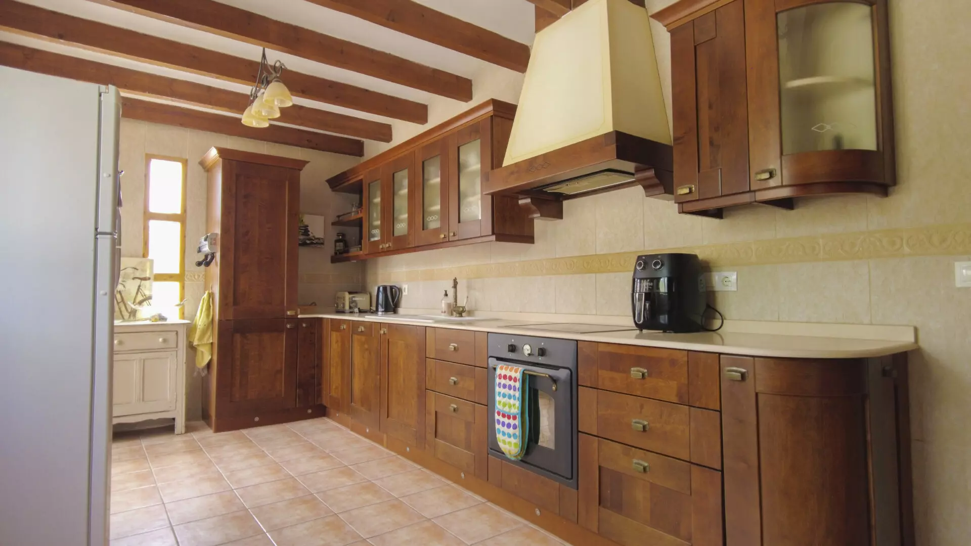 Mediterranean Villa Of 700 M² With Multi-functional Retreat In Salinas/sax, Alicante