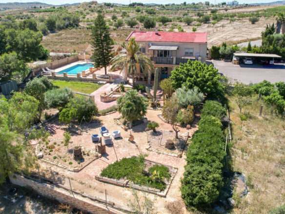 Equestrian & Olive Estate: Mediterranean Living – Alicante
