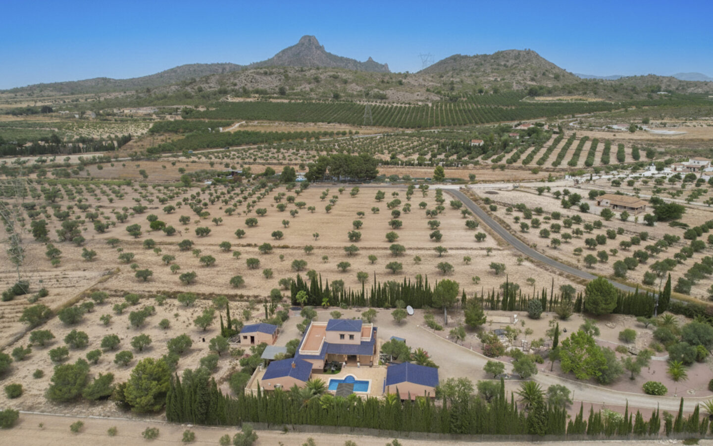 Mediterranean Villa Of 700 M² With Multi-functional Retreat In Salinas/sax, Alicante