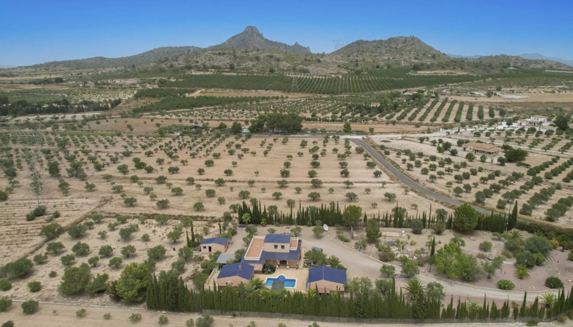 Mediterranean Villa Of 700 M² With Multi-functional Retreat In Salinas/sax, Alicante
