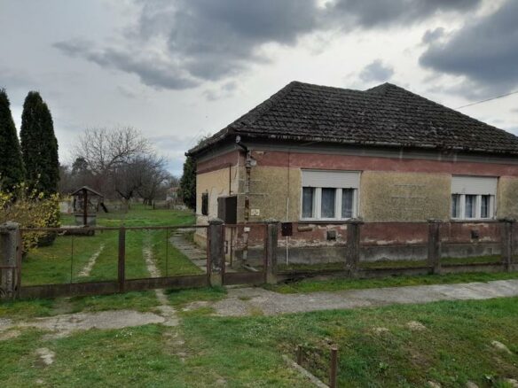 House Of 120 M² With 4 Rooms In Bolhó, Somogy