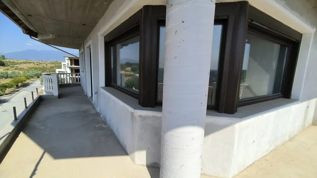 Complex Of 510 M² On The Olympic Coast