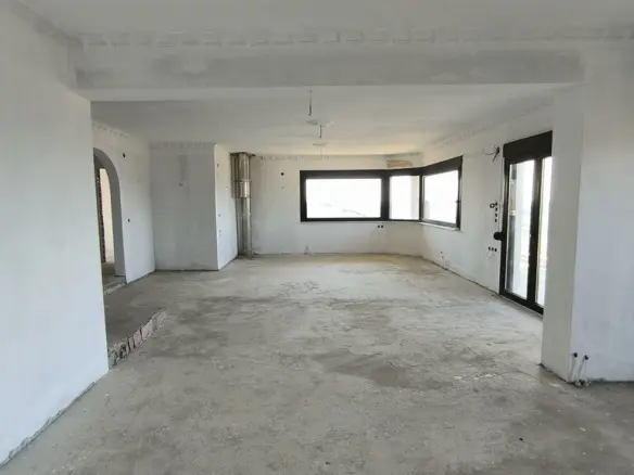 Complex Of 510 M² On The Olympic Coast