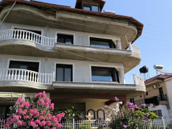 Complex Of 510 M² On The Olympic Coast