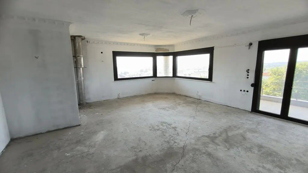 Complex Of 510 M² On The Olympic Coast