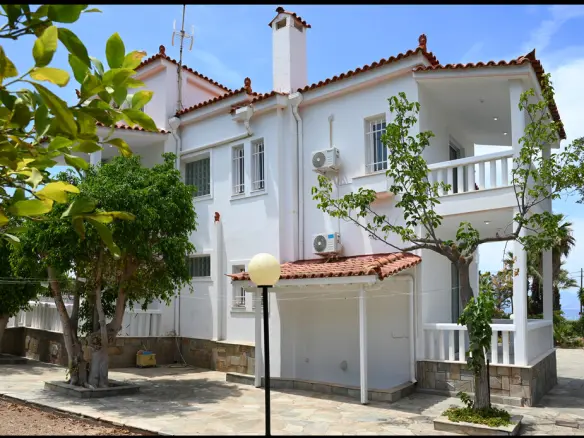 Villa Of 350 M² In Attica