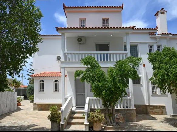 Villa Of 350 M² In Attica