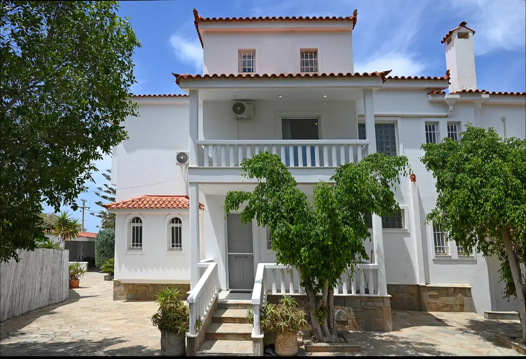 Villa Of 350 M² In Attica