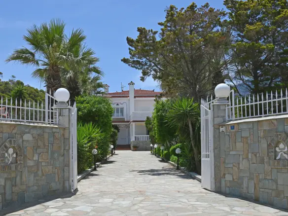 Villa Of 350 M² In Attica