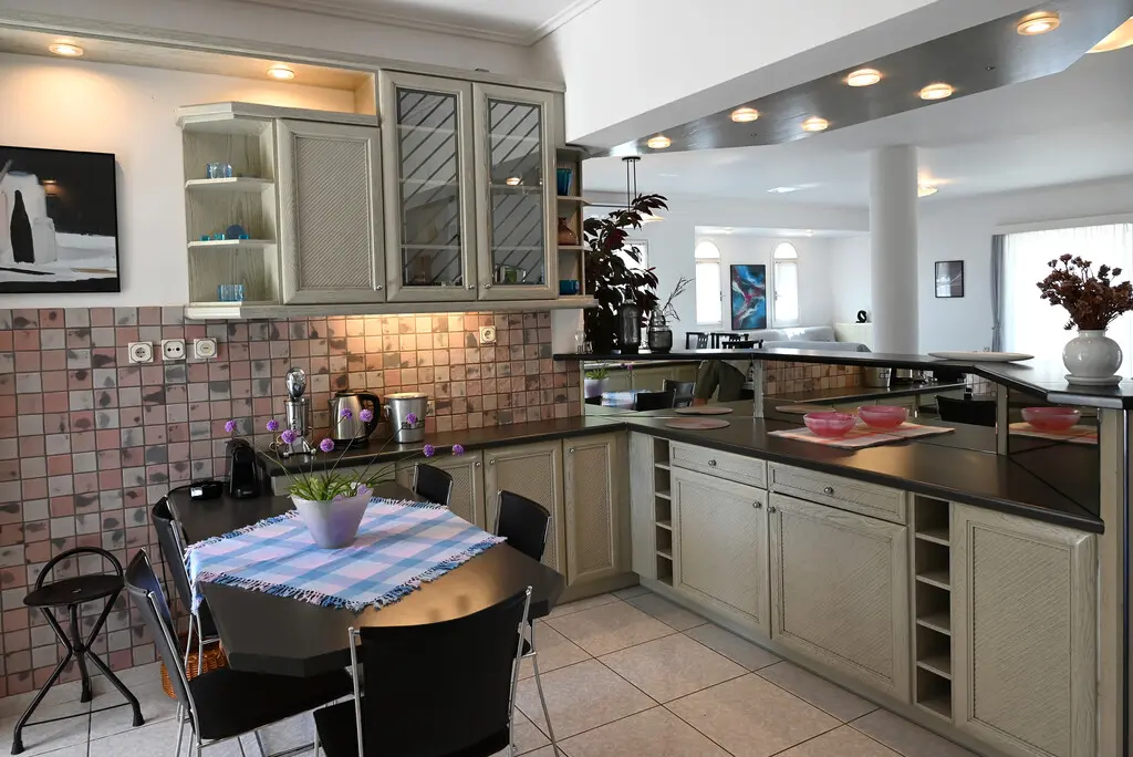 Villa Of 350 M² In Attica