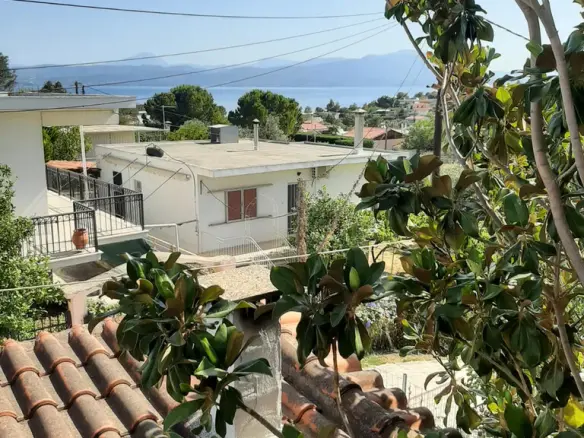 Maisonette Of 130 M² In Euboea