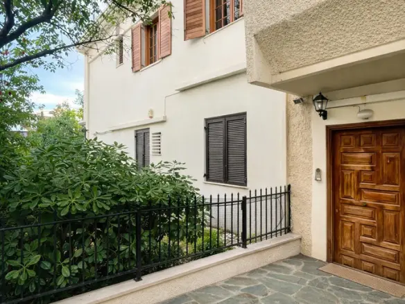 Flat Of 120 M² In Athens