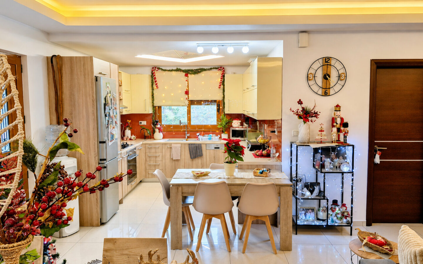 Elegant 7-bedroom Estate With Pool, Guest House & Sea Views Near Agia Pelagia, Heraklion