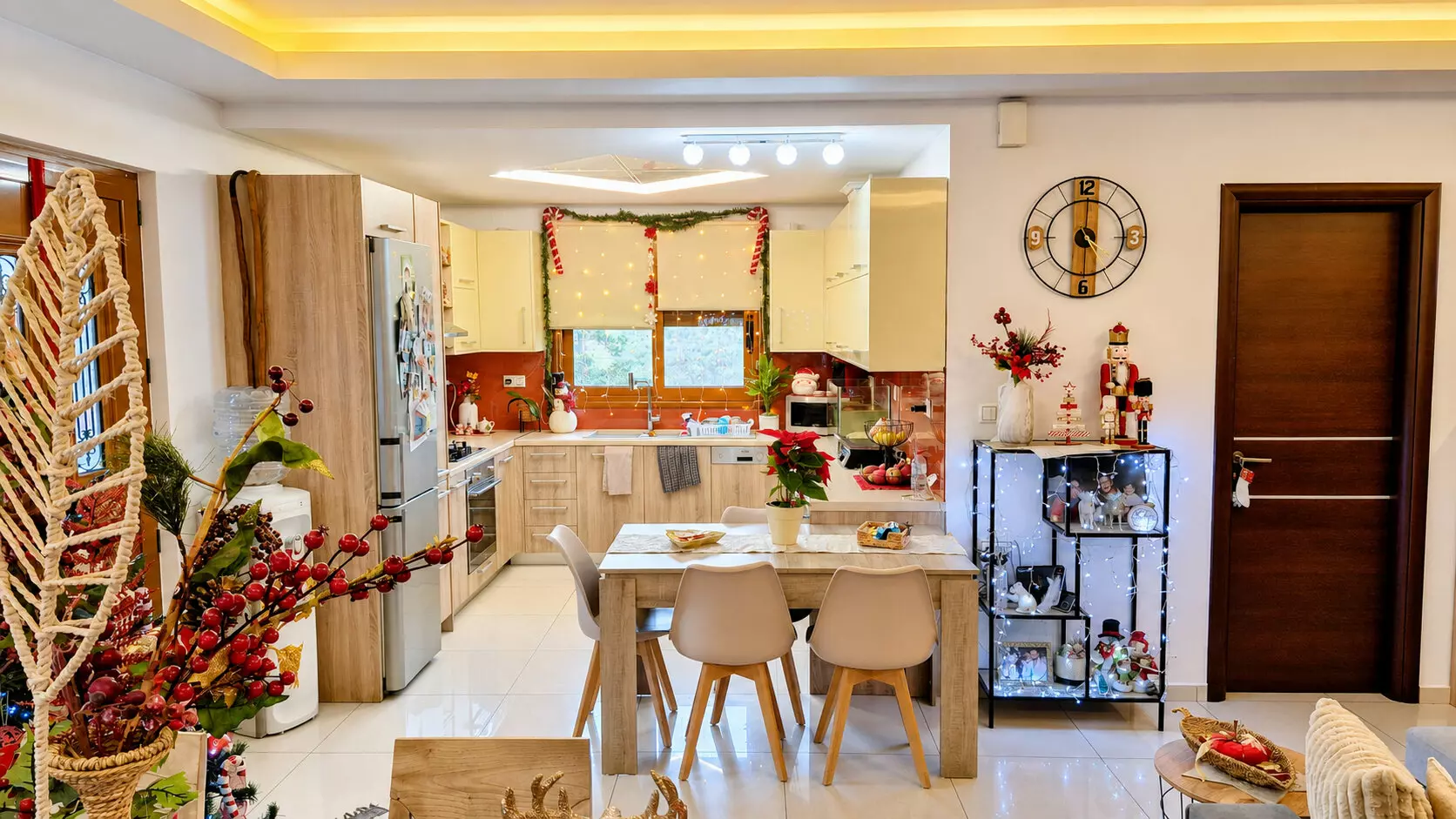 Estate Of 7 Bedrooms With Pool And Guest House In Agia Pelagia, Heraklion