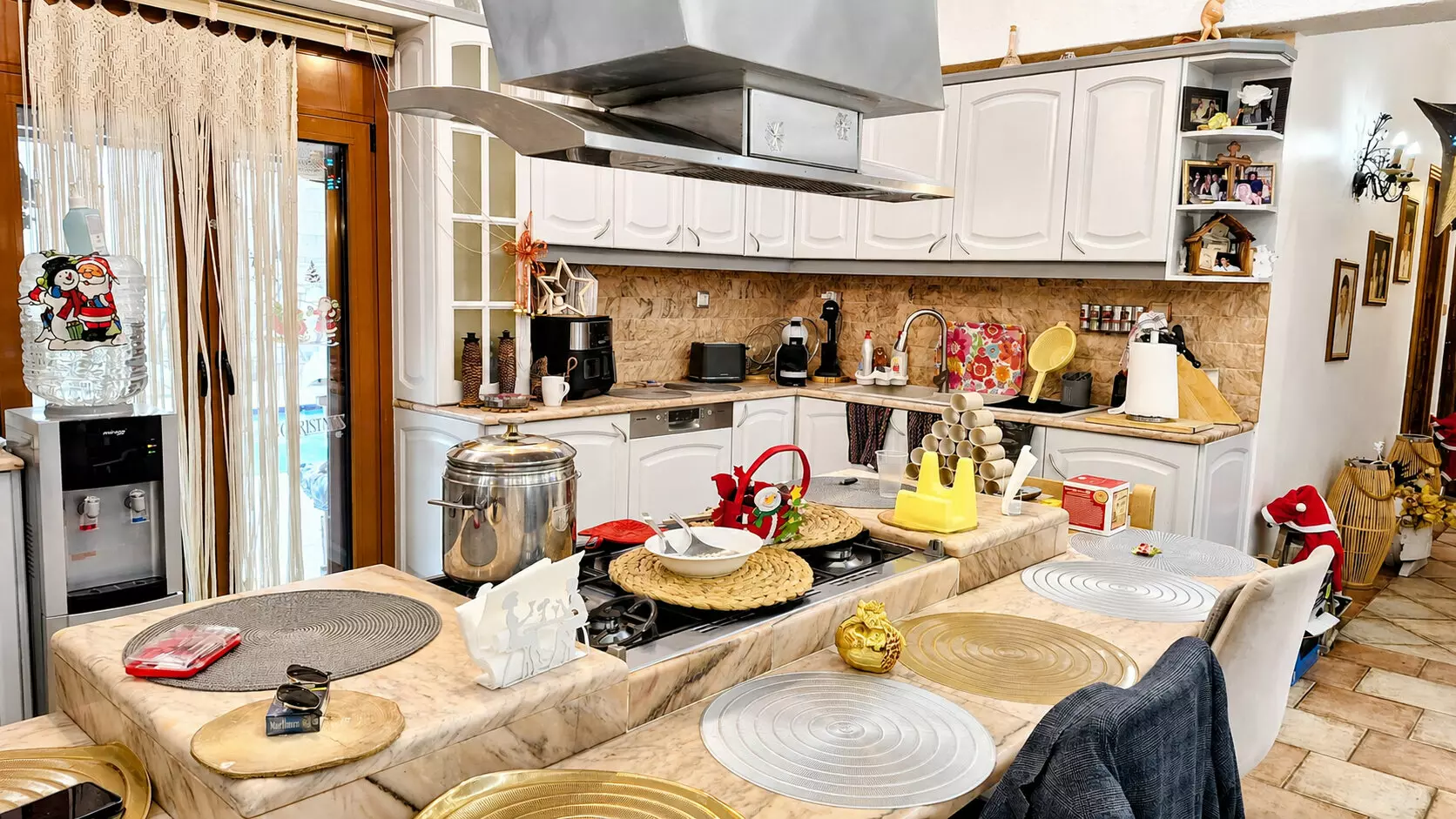 Estate Of 7 Bedrooms With Pool And Guest House In Agia Pelagia, Heraklion