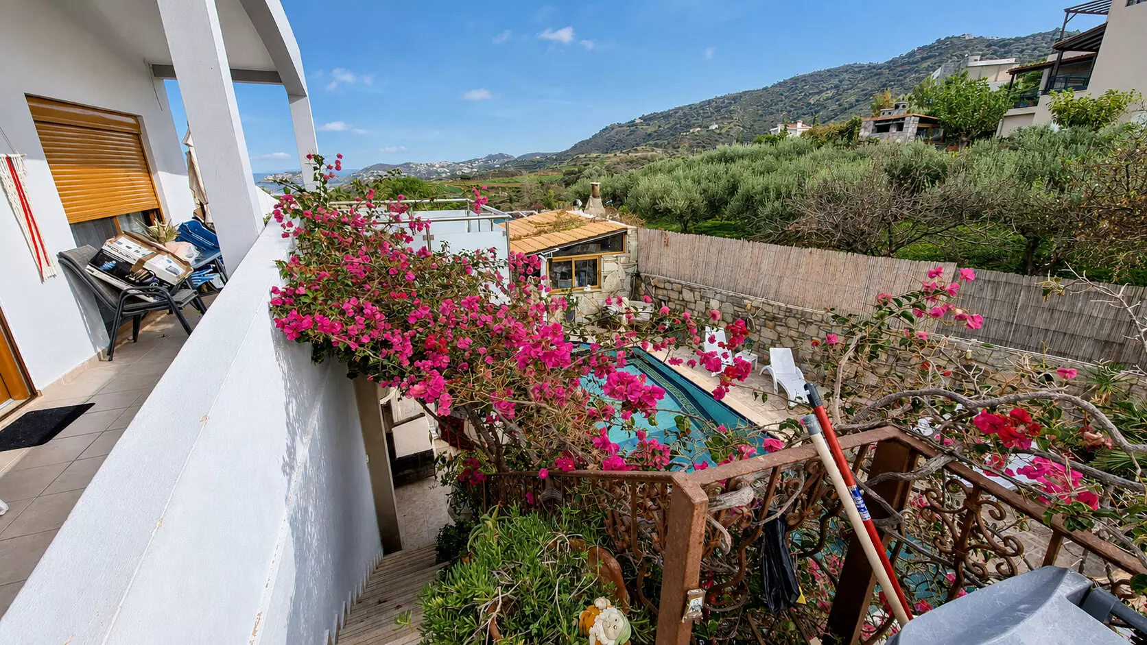 Estate Of 7 Bedrooms With Pool And Guest House In Agia Pelagia, Heraklion
