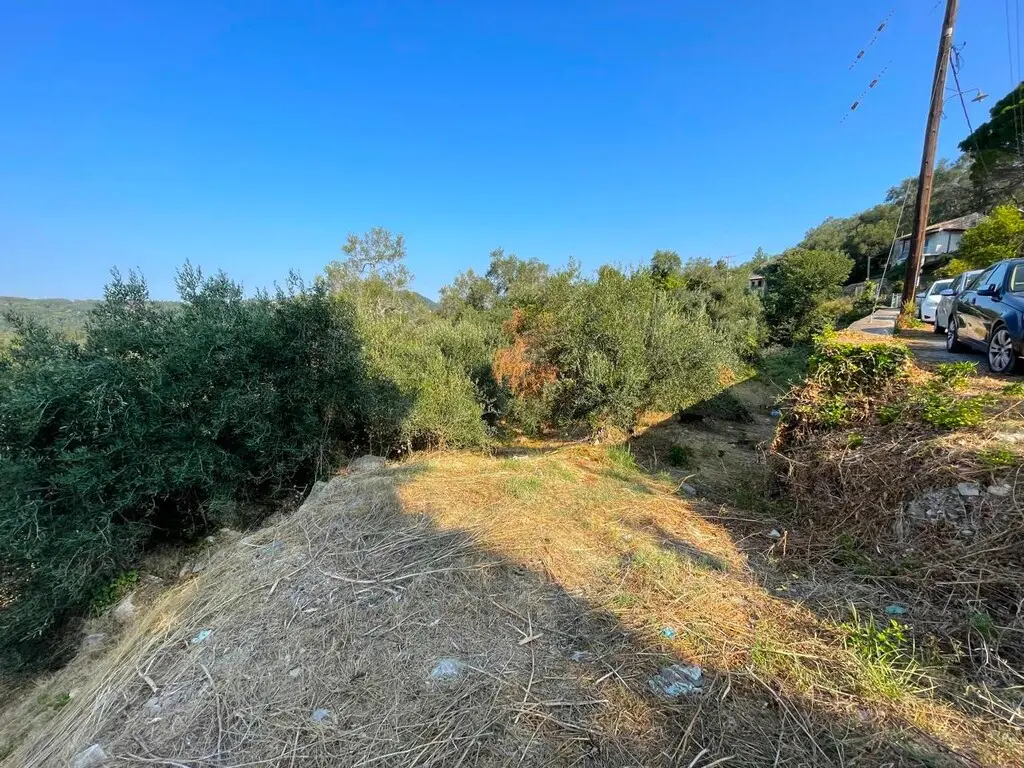 Land Of 1047 M² In Corfu