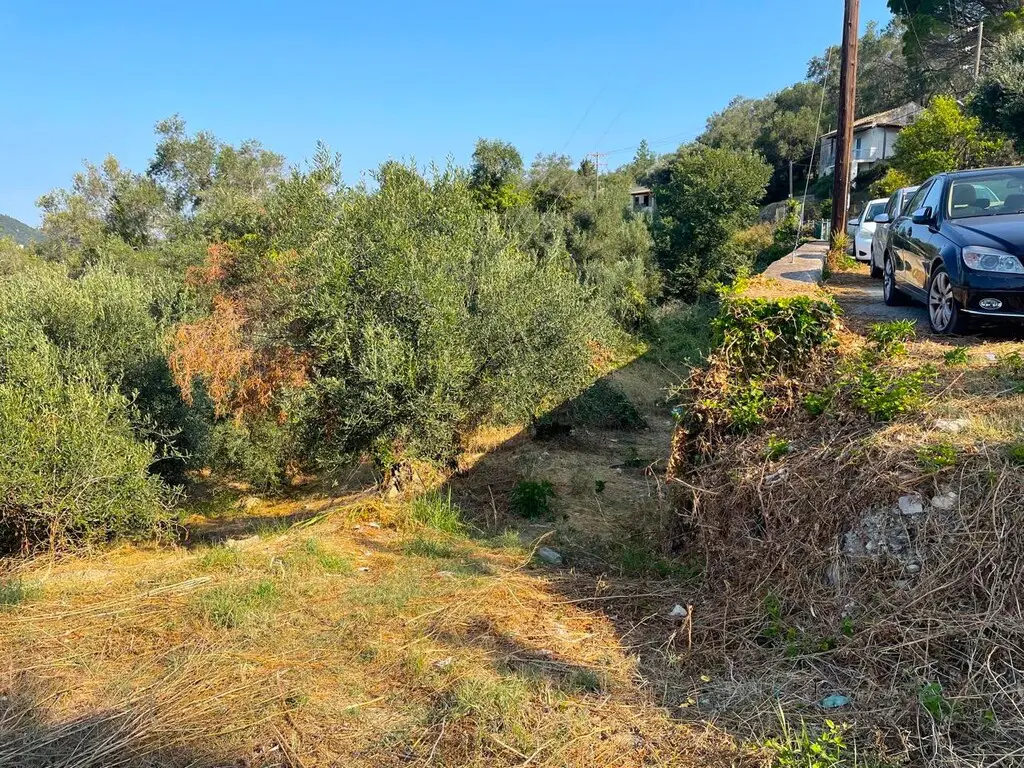 Land Of 1047 M² In Corfu