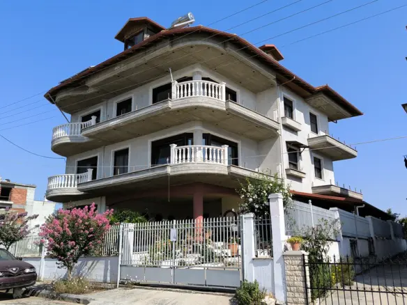 Complex Of 510 M² On The Olympic Coast