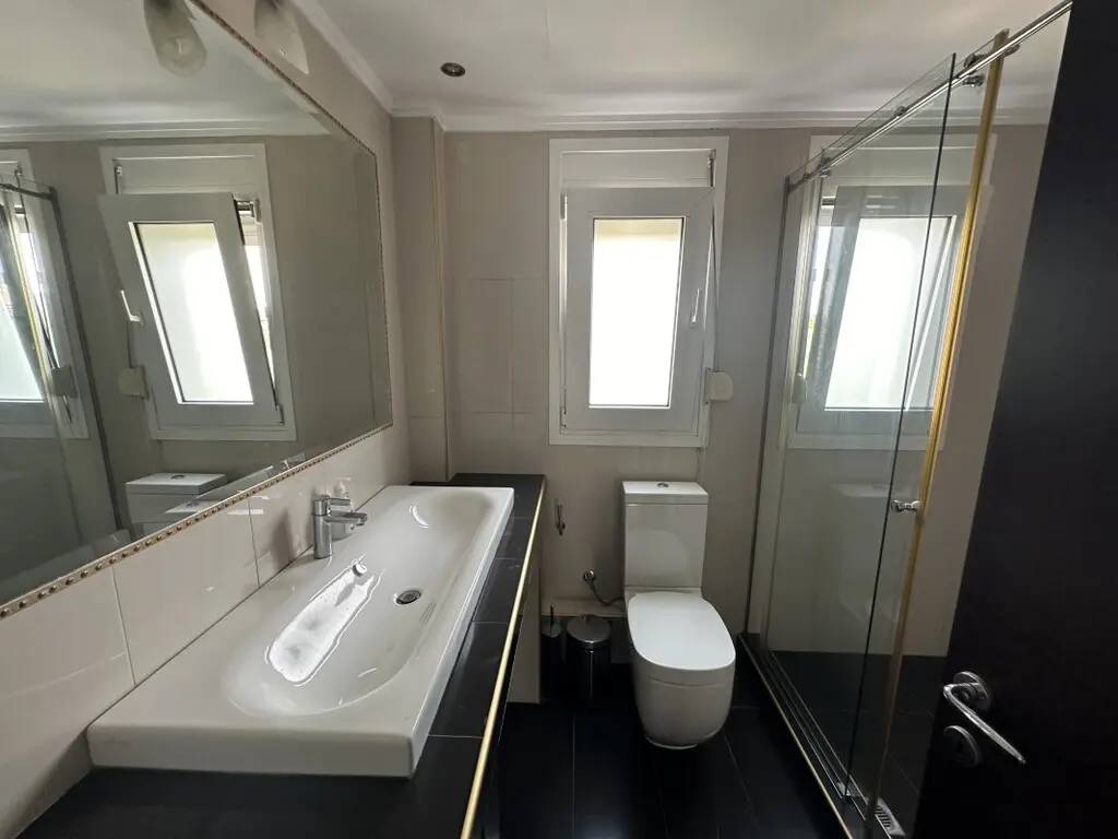 Detached House Of 415 M² In Thessaloniki