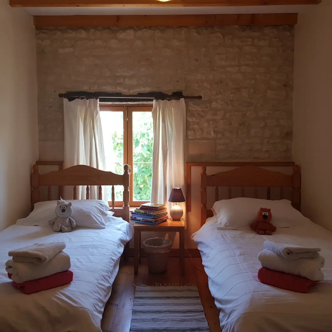 Bungalow Featuring 4 Gîtes, Pool And Garden In Saint Jean D’angely