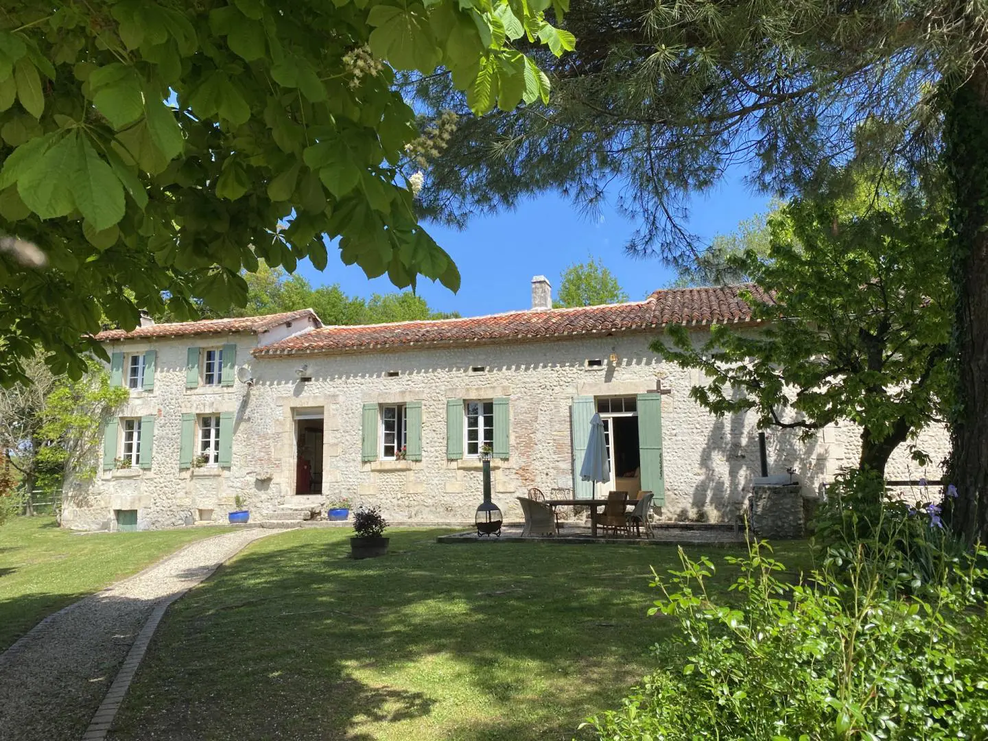 Country House Near Aubeterre With 2 Guest Houses And Land