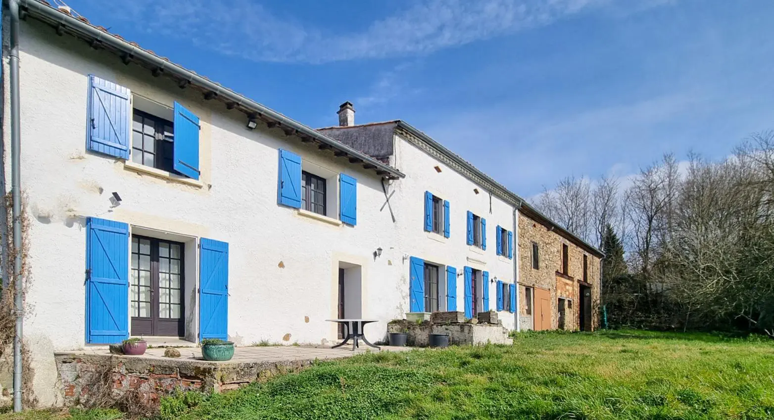 8-bedroom Farmhouse With Pool And Gardens, Scenic Location