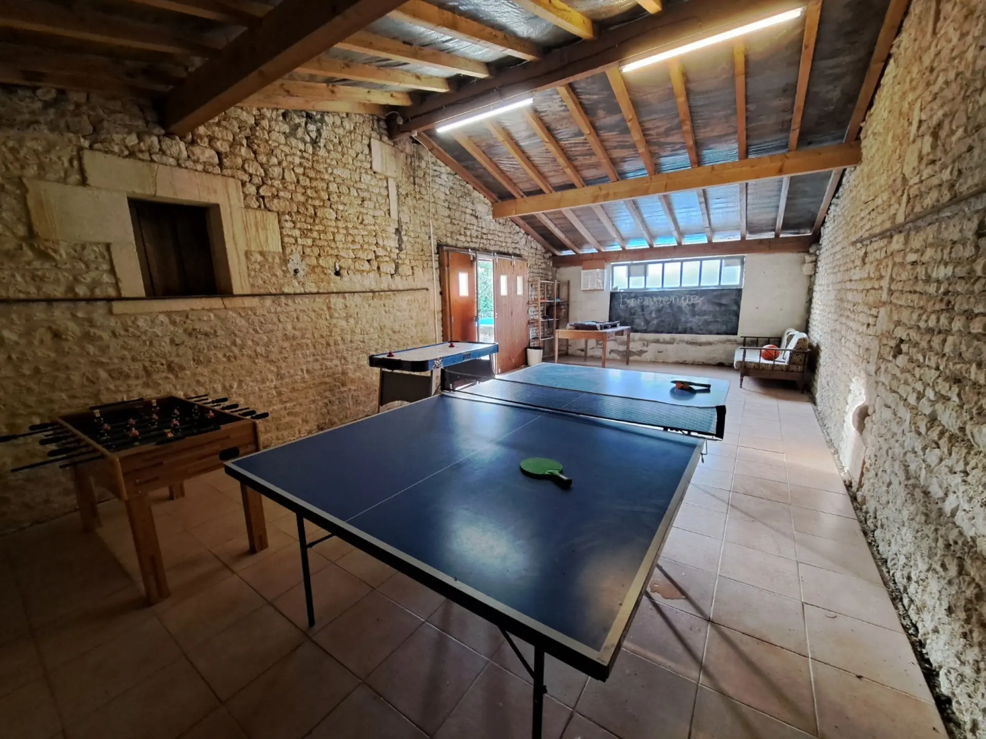Bungalow Featuring 4 Gîtes, Pool And Garden In Saint Jean D’angely
