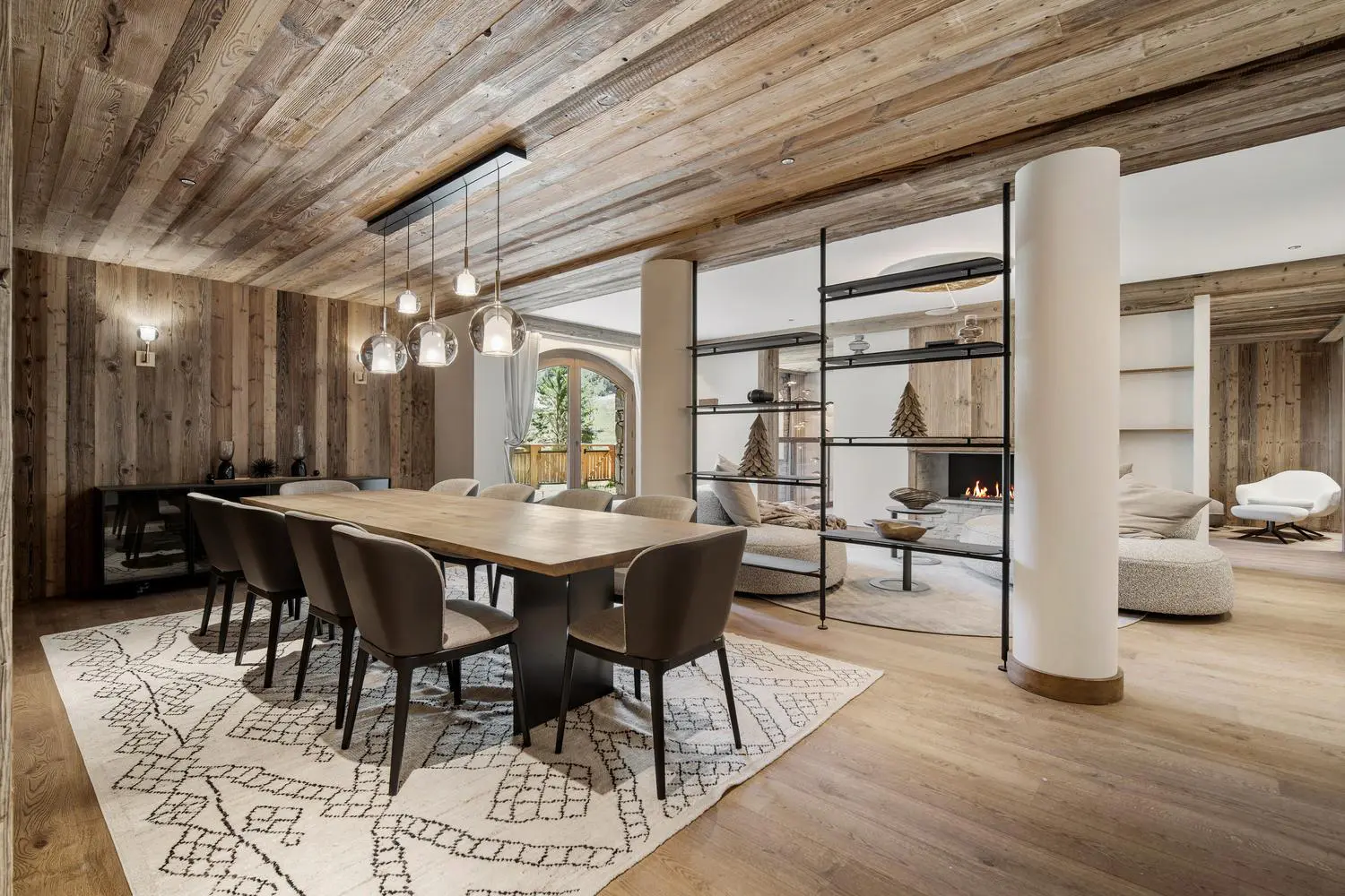 6 Bedroom Ski Chalet Located Near Val-d’isère, Savoie