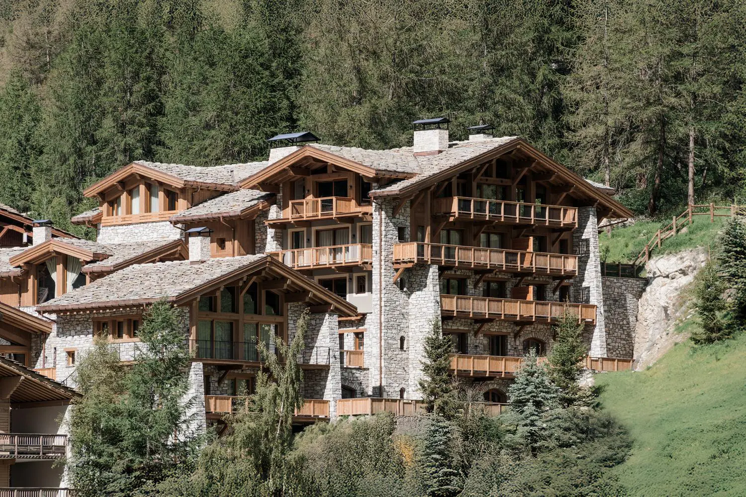 5 Bedroom Ski Apartment In Proximity To Val-d’isère, Savoie