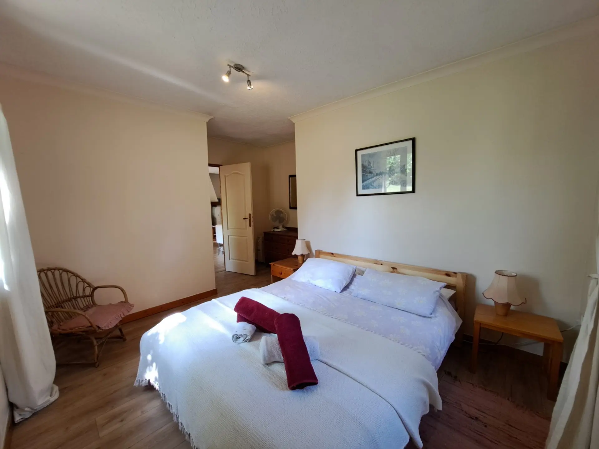 Bungalow Featuring 4 Gîtes, Pool And Garden In Saint Jean D’angely
