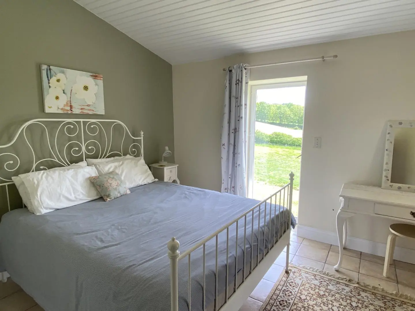 Country House Near Aubeterre With 2 Guest Houses And Land