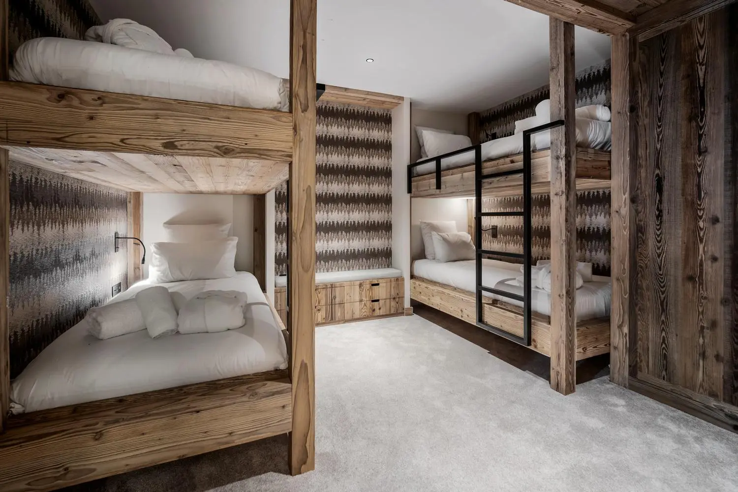 6 Bedroom Ski Chalet Located Near Val-d’isère, Savoie