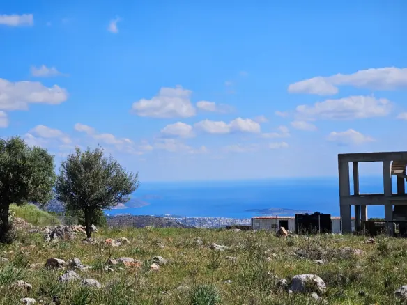 Land Of 2454 M² In Crete
