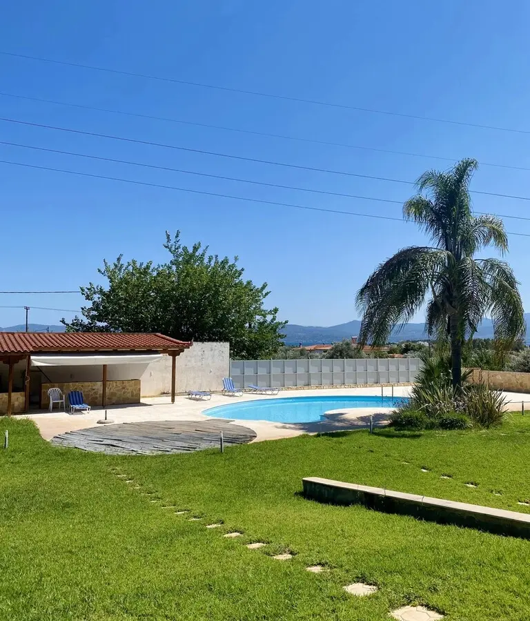 Maisonette Of 250 M² In Euboea Island