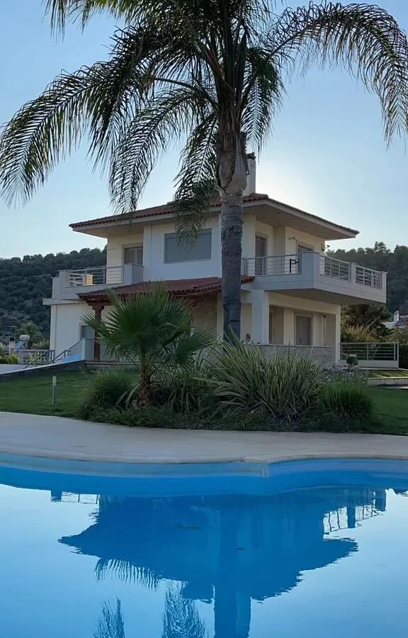 Maisonette Of 250 M² In Euboea Island