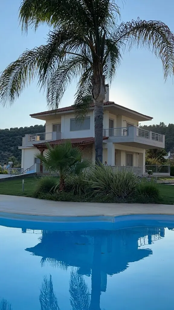 Maisonette Of 250 M² In Euboea Island